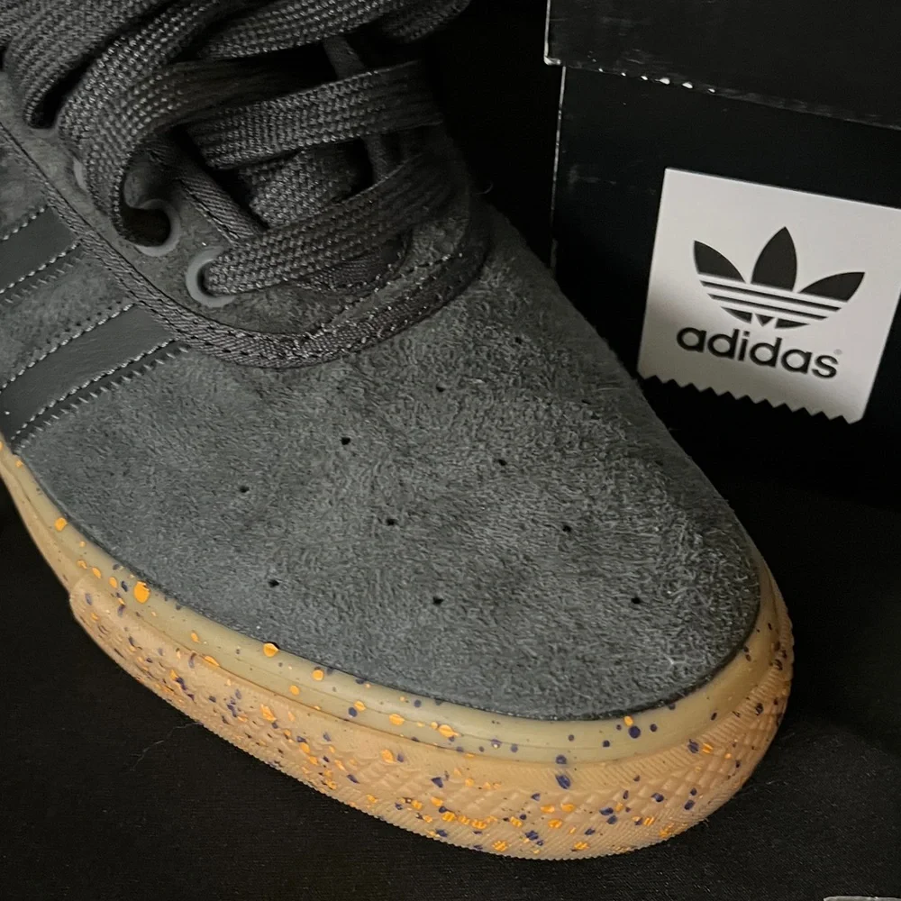 Adidas Lakers x The Hundreds Shoe - Picture 3 of 15